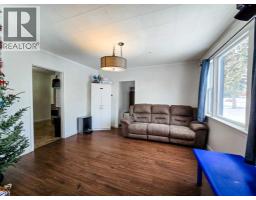 Living room - 4621 5 Avenue, Edson, AB T7E1C6 Photo 4