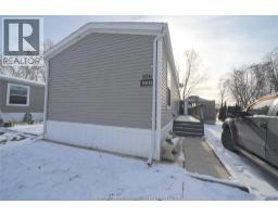 4pc Bathroom - 15895 Longwoods Road, Zone Township, ON N0P1C0 Photo 4