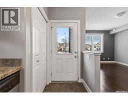 Dining room - 446 Arthur Street, Regina, SK S4R4X4 Photo 2