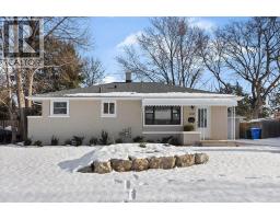 Living room - 2692 Everts, Windsor, ON N9E2V1 Photo 2