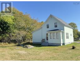 Living room - 59 Transvaal Street, Shelburne, NS B0T1W0 Photo 3