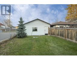 Kitchen - 237 Amelia St W, Thunder Bay, ON P7E4A3 Photo 3