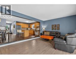 Laundry room - 517 Thornview Place, Waterloo, ON N2T2V9 Photo 5