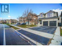 Kitchen - 527 Fernforest Drive, Brampton, ON L6R0S2 Photo 3