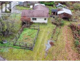 Kitchen - 5162 Sellentin Street, Texada Island, BC V0N3K0 Photo 2