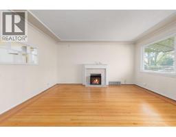 5556 Earles Street, Vancouver, BC V5R3S1 Photo 3