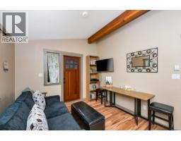 Kitchen - 10 6574 Baird Rd, Port Renfrew, BC V0S1K0 Photo 3