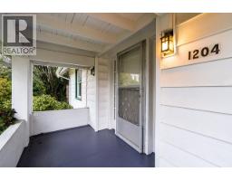 1204 Grand Boulevard, North Vancouver, BC V7L3X4 Photo 3