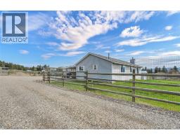 Full bathroom - 230 Coalmont Road, Princeton, BC V0X1W0 Photo 4