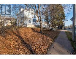 Living room - 132 Almont Avenue, New Glasgow, NS B2H3G7 Photo 2