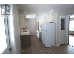 Living room - 520 Princess Anne Street, Wellington North, ON N0G2L3 Photo 3