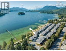 5917 Beachgate Lane, Sechelt, BC V7Z0S3 Photo 2