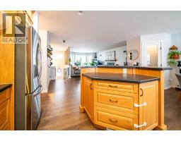 Living room - 914 26 Street, Wainwright, AB T9W1V9 Photo 3