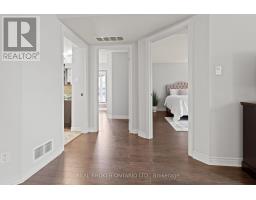 Bathroom - 214 2010 Cleaver Avenue, Burlington, ON L7M4C1 Photo 3