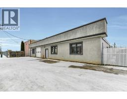 4727 60 Street, Red Deer, AB T4N2N8 Photo 2