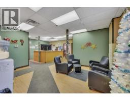 4727 60 Street, Red Deer, AB T4N2N8 Photo 4