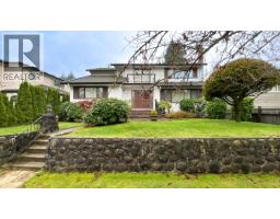 4680 W 15th Avenue, Vancouver, BC V6R3B6 Photo 2