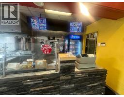 2212 Huron Church Road, Windsor, ON N9C2L7 Photo 4