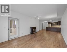 Bedroom - 3735 Casorso Road Unit 305, Kelowna, BC V1W5G1 Photo 5