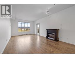 Bedroom - 3735 Casorso Road Unit 305, Kelowna, BC V1W5G1 Photo 3