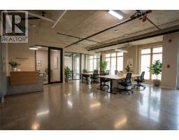 1303 Hillside Ave, Victoria, BC V8T2B3 Photo 2