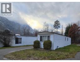 Bedroom - 4029 Broadwater Road Unit 9, Robson, BC V1N4V6 Photo 2