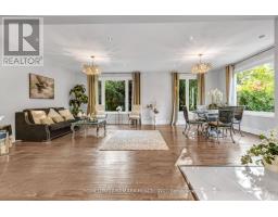 Family room - 156 Duncan Road, Richmond Hill, ON L4C6J8 Photo 2