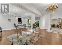 Kitchen - 156 Duncan Road, Richmond Hill, ON L4C6J8 Photo 5