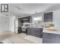 Eating area - 2 Linda Crescent, Lakeshore, ON N8N2P4 Photo 5