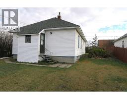 Bedroom - 407 4 Avenue, Gleichen, AB T2K0K4 Photo 5