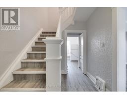 Living room - B 61 Eby Street S, Kitchener, ON N2G3K9 Photo 3