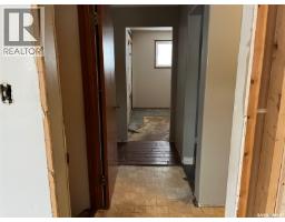 Laundry room - 404 Central Avenue, Montmartre, SK S0G3M0 Photo 5