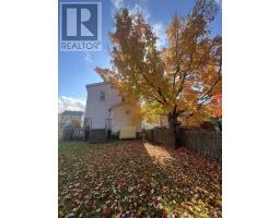 Primary Bedroom - 123 Lorne Street, Sydney, NS B1P4H3 Photo 4