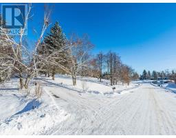 Bathroom - 1958 Innisfil Heights Crescent, Innisfil, ON L9S4A9 Photo 3