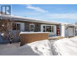 Living room - 1032 Gilmore Avenue, Innisfil, ON L0L1W0 Photo 3