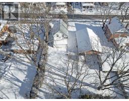 Foyer - 5 Adelaide Street S, Kawartha Lakes, ON K9V3J3 Photo 4