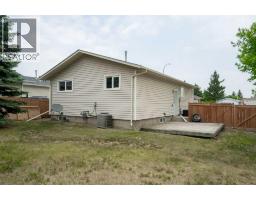 Bedroom - 8325 101 Ave, Peace River, AB T8S1N2 Photo 3