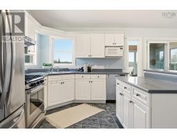 Foyer - 38 Bastian Point Road, East Lawrencetown, NS B2Z1P8 Photo 5