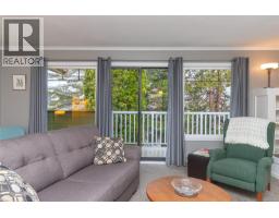 Bathroom - 7906 Patterson Rd, Central Saanich, BC V8M1L5 Photo 4