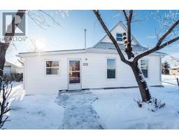Kitchen - 205 Trochu Avenue, Trochu, AB T0M2C0 Photo 2