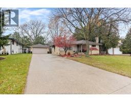 4pc Bathroom - 2701 Curry, Windsor, ON N9E2S6 Photo 2