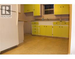 Bedroom - 815 6th Avenue Ne, Moose Jaw, SK S6H1L4 Photo 4