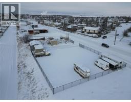 917 921 Spinney Drive, Dawson Creek, BC V1G1S6 Photo 3