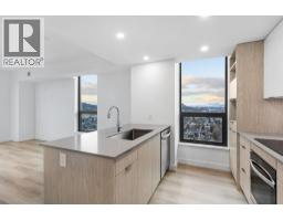 Kitchen - 1488 Bertram Street Unit 2808, Kelowna, BC V1Y0M6 Photo 3