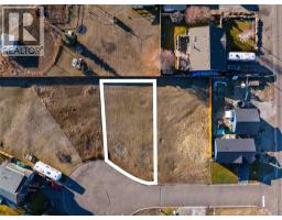 8957 Columbia View Crescent, Canal Flats, BC V0B1B0 Photo 3