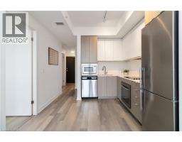 Full bathroom - 5220 Dundas Street Unit D 422, Burlington, ON L7L0J4 Photo 4