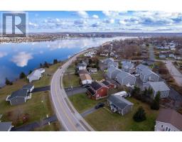 Bath (# pieces 1-6) - 967 Westmount Road, Sydney, NS B1R1C5 Photo 2