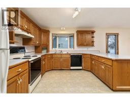 Primary Bedroom - 5404 66 Street, Camrose, AB T4V4L9 Photo 4