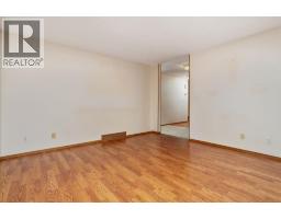 Dining room - 5404 66 Street, Camrose, AB T4V4L9 Photo 3