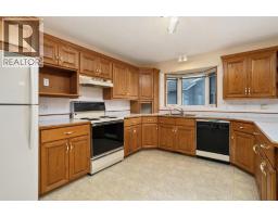 3pc Bathroom - 5404 66 Street, Camrose, AB T4V4L9 Photo 5